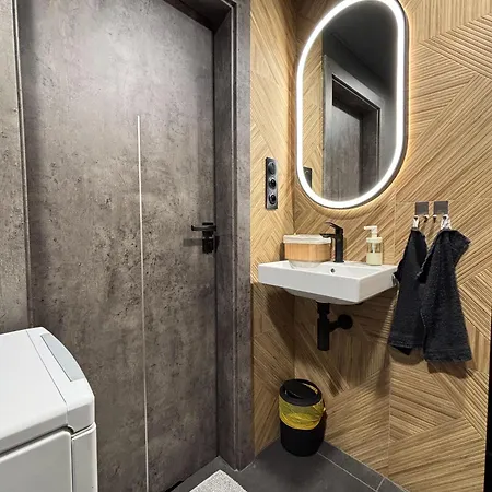 Modern Living At Apeiron Loft *